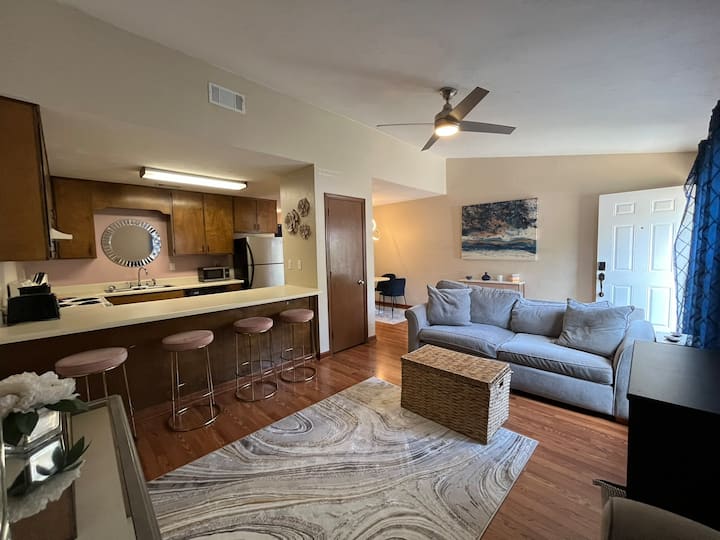 Cozy Getaway Near Shops & Dining/hospitals - Tallahassee, FL