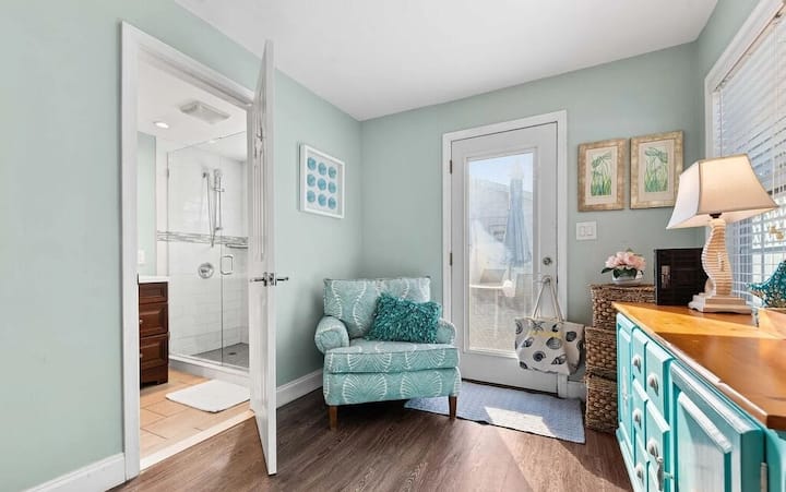 Steps To Ocean + Fenced Yard | Twin Palms Cottage - Jacksonville Beach, FL