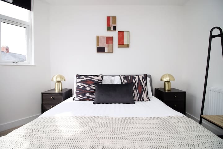 Cardiff City 2 Bed Apartment – Whitchurch - Cardiff Metropolitan University