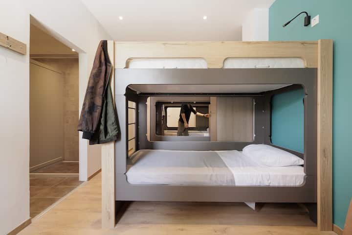 Local Hostel & Suites "Ben In 6 Men Dorm" - Corfu