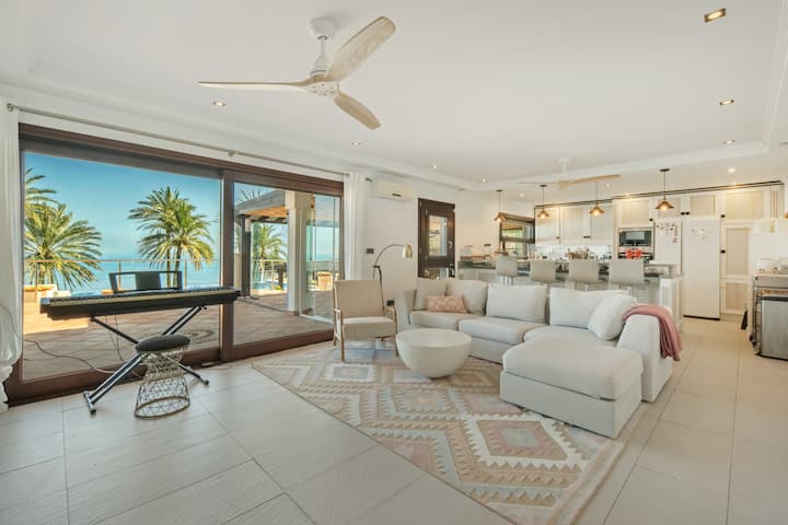 Villa Para Grupos Con Piscina Y Vistas Al Mar - Estepona