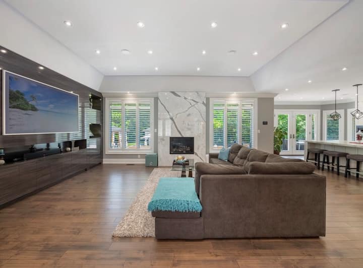 Luxury Private Estate Retreat Pool • Hot Tub • Gym - Brampton