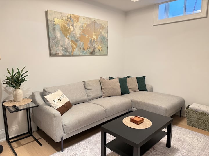 Luxury Beachside Basement Suite With Sauna + Gym - Toronto