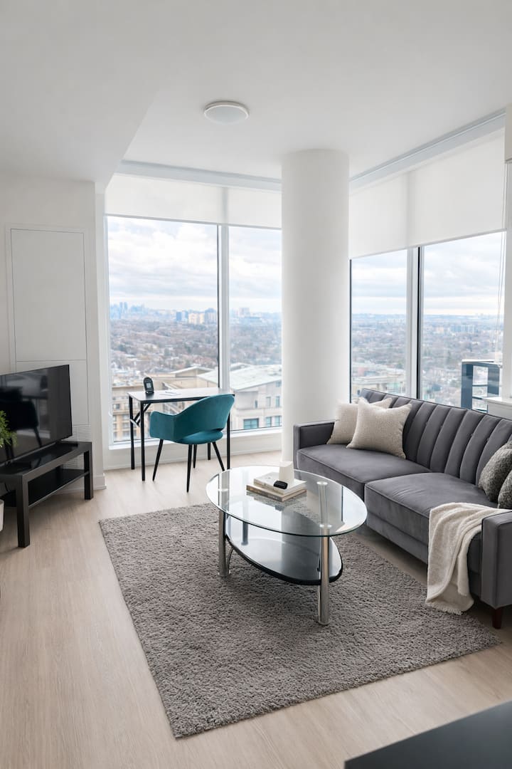 Executive 1br Suite | High Floor | Fully Furnished - Toronto