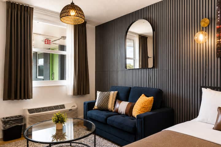 Chic Stay Minutes To Bna, Broadway & Dining - Nashville, TN