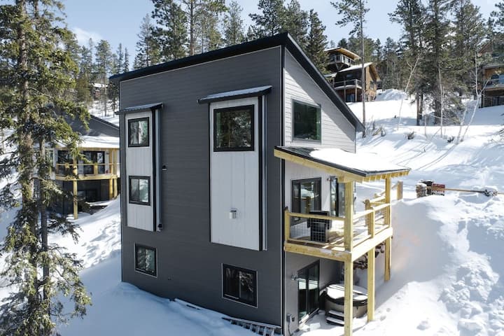 Sundown Lodge • Hot Tub • Pet Friendly - Deadwood, SD