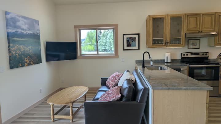Ranch Guest House - Mountain Views & River Access - Bellevue, ID