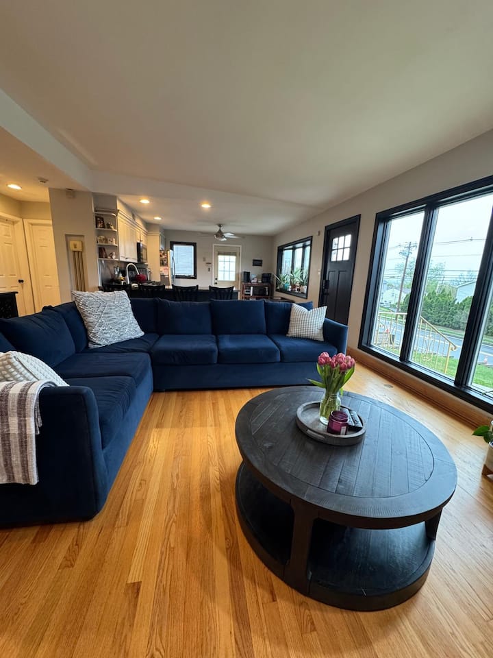 3br Home Near Nyc & Metlife Stadium + Man Cave - Hawthorne, NJ