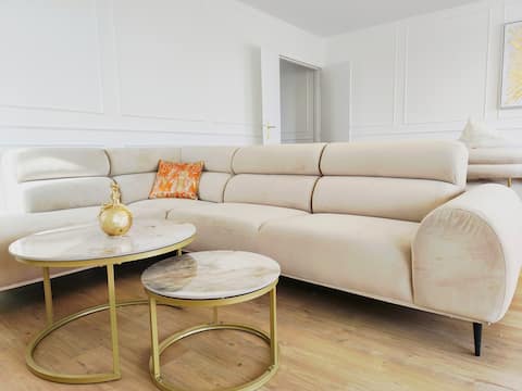 Top Airbnb: Beautiful designer apartment on the outskirts of Paris in Créteil