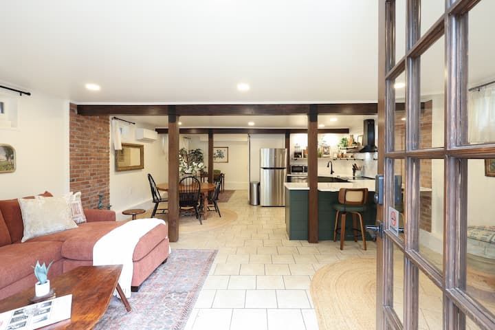 Brick & Beam Historic Dwtn Newnan W/home Theatre - Newnan, GA