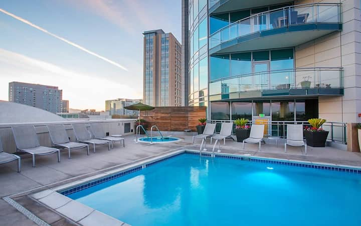 Big 1-bdrm In Safe, Central, Vibrant Downtown Area - San Jose