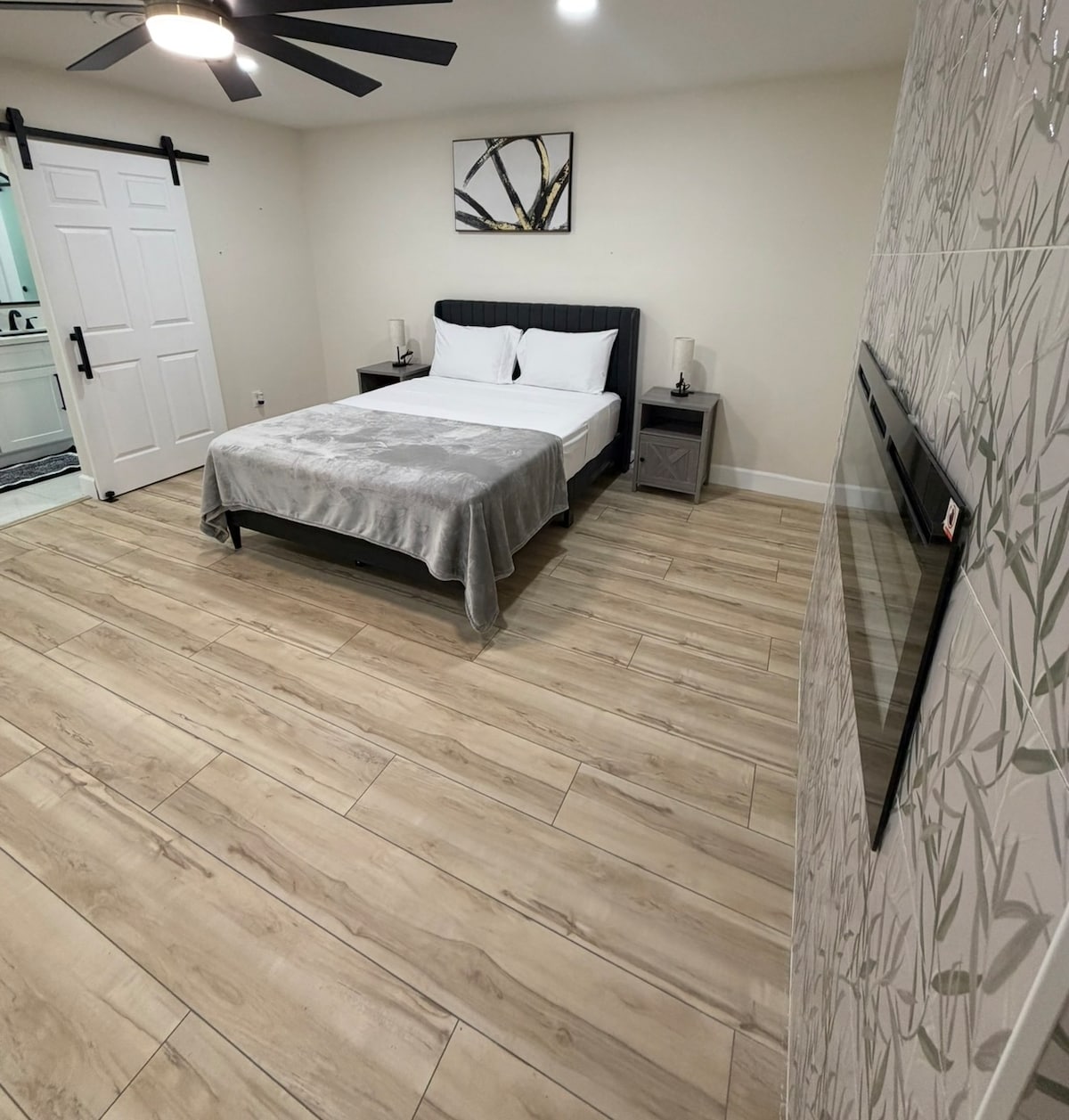 Modern Studio