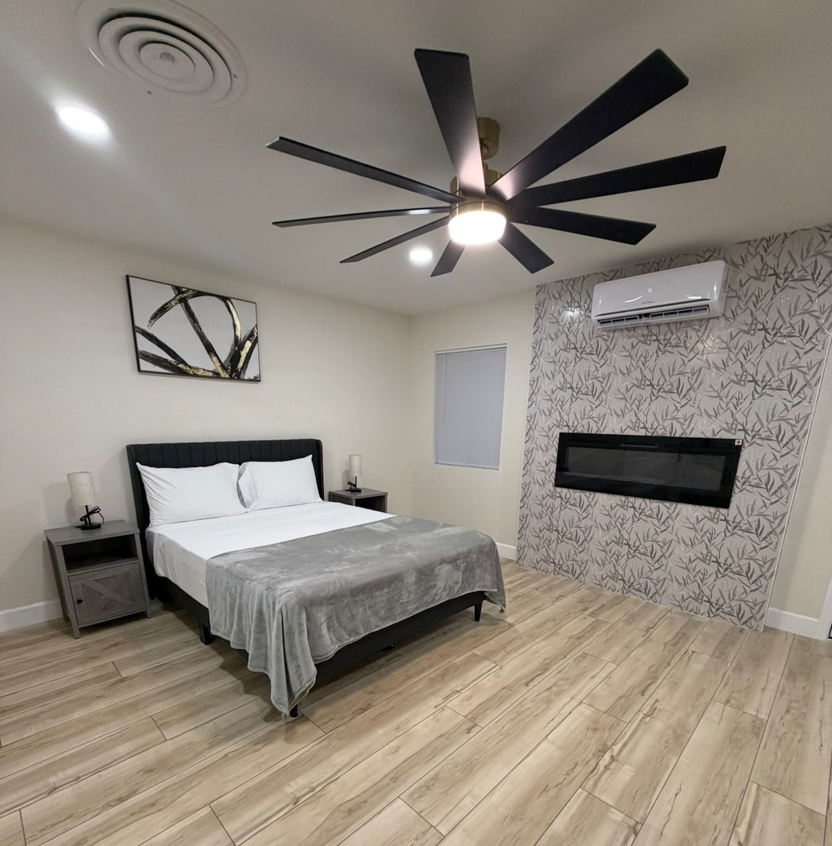 Modern Studio