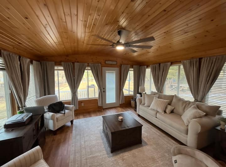 The Little Chalet Lake Retreat - Waupaca, WI