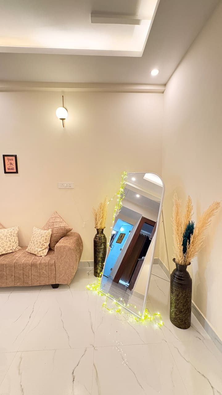 Luxe 1bhk In Tapovan | Cozy Chapter Stays - Rishikesh