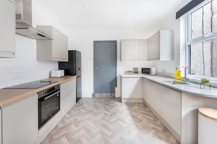Np19 Flat | 2 Bed Sleeps 4 | Long Stays 40% Off - Newport
