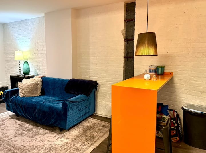 Deluxe Studio W Ez Transit And Downtown Access - Chicago, IL