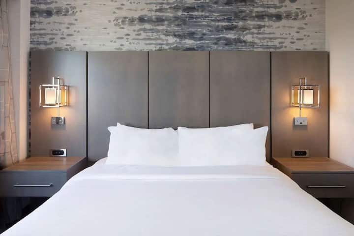 Pwm Airport King Room With Breakfast, Pool & Gym - 波特蘭