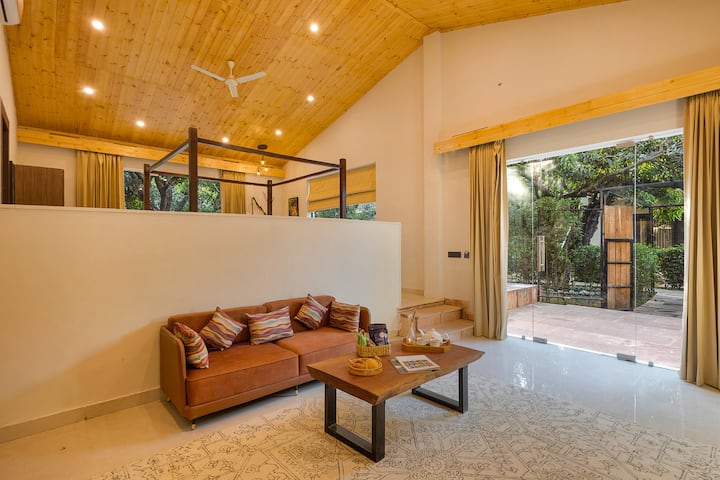Cottage With Private Pool & Dining - Uttarakhand