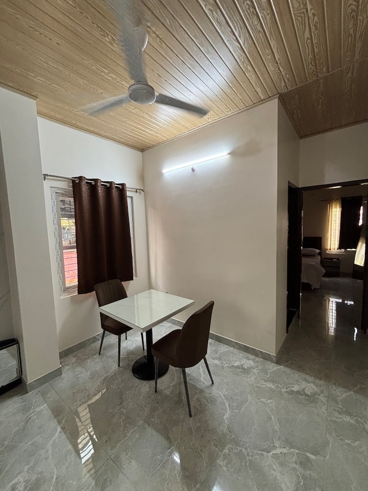 Cozy & Spacious | Ac | 1bhk | Couple Friendly - Siliguri