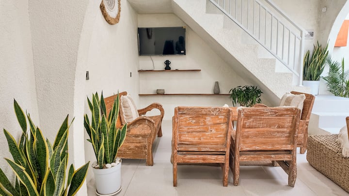 2br Villa, Central Seminyak, 6 Minutes To Beach. - Legian