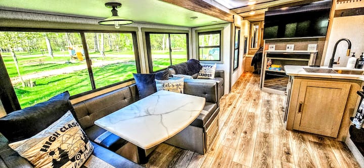 Luxury Peaceful Camping Along The Black River - サウス・ヘブン, MI