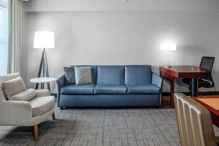 Hudson River 2 Br Suite | Breakfast, Gym & Pool - Dobbs Ferry, NY