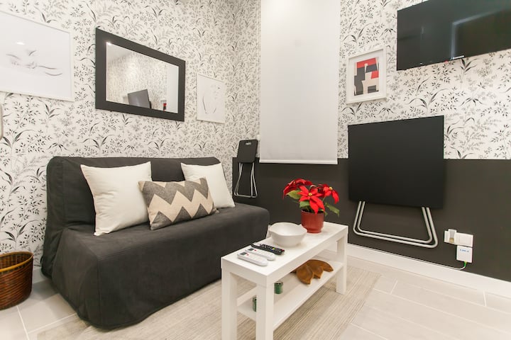 La Latina & Almudena: Beautiful, Compact And Quiet - Madrid