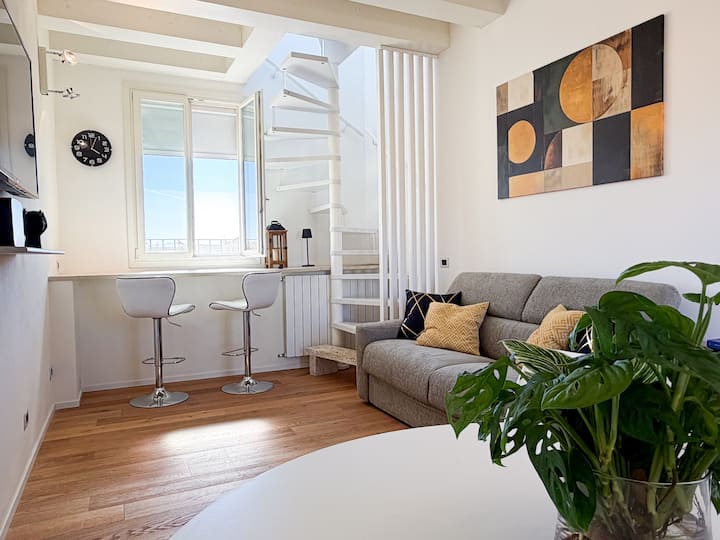 Terrazza Bonasi | Relax & Cinema In Centro Storico - 
