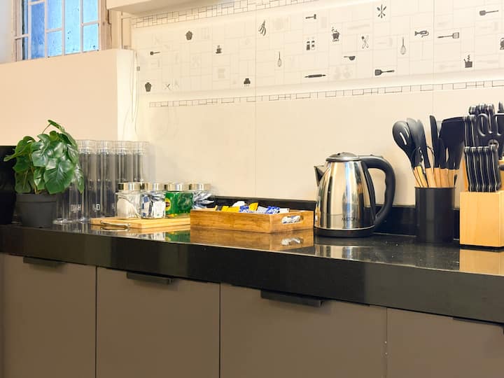 Full kitchen image 3
