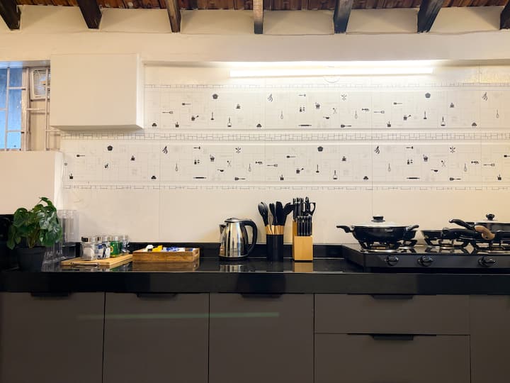 Full kitchen image 4