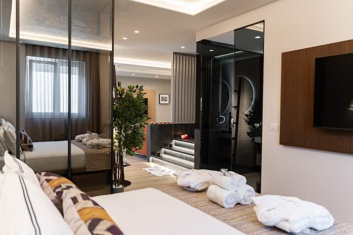 Easter Luxury Suites — Anastacia