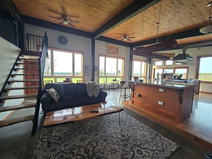 Lake Erie Vineyard Getaway - North East, PA
