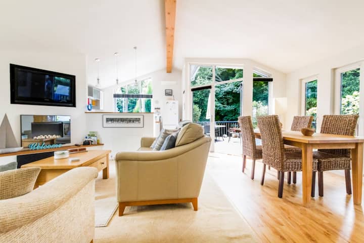 Blue Deck House - Stylish Lakeside Lodge - Holt