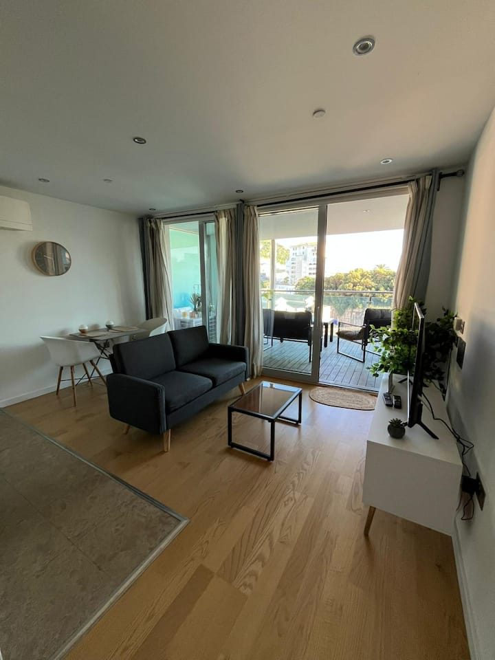Vv - Modern Apartment In Heart Of Ocean Village - Gibraltar