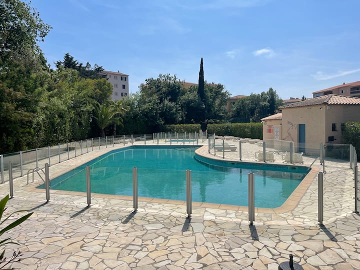 Un Appartement Dans Résidence Sécurisée - Fréjus