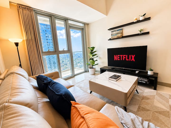 Resort Suite In Bgc + Skyline View + Free Parking - Taguig