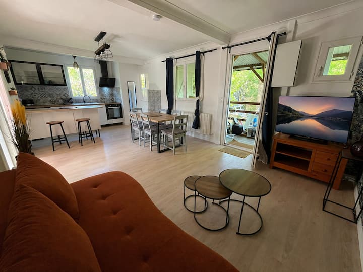 Chalet Standing 55 M2, Bord De Rivière Avec Jardin - France