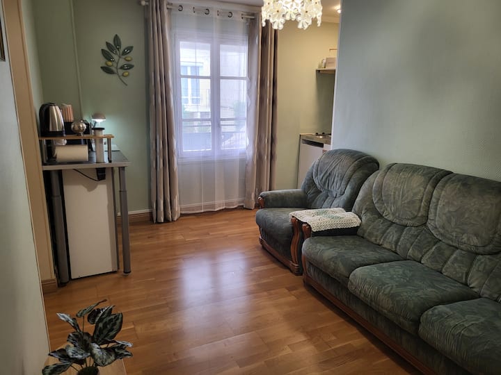 Apt Lumineux Dans Maison Avec Cour Sécurisée 4pers - Bobigny