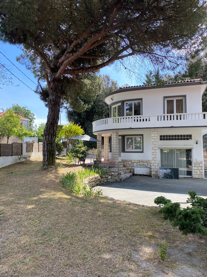 Un Appartement Lumineux, Villa De Style - Saujon