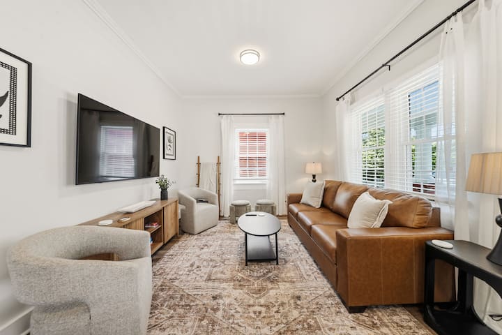 Beehive Bungalow | Firepit | Downtown Wilmington - Wilmington, NC