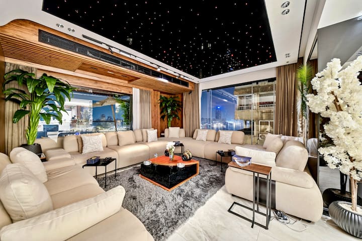 Nile Palace | 7 Master Bedrooms | Jacuzzi Balcony - カイロ