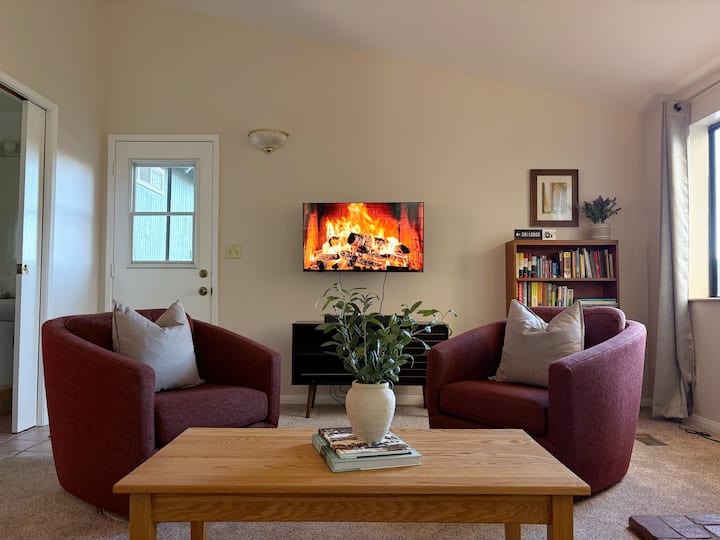 Pine & Peak | Cozy Cabin Getaway - Wrightwood, CA
