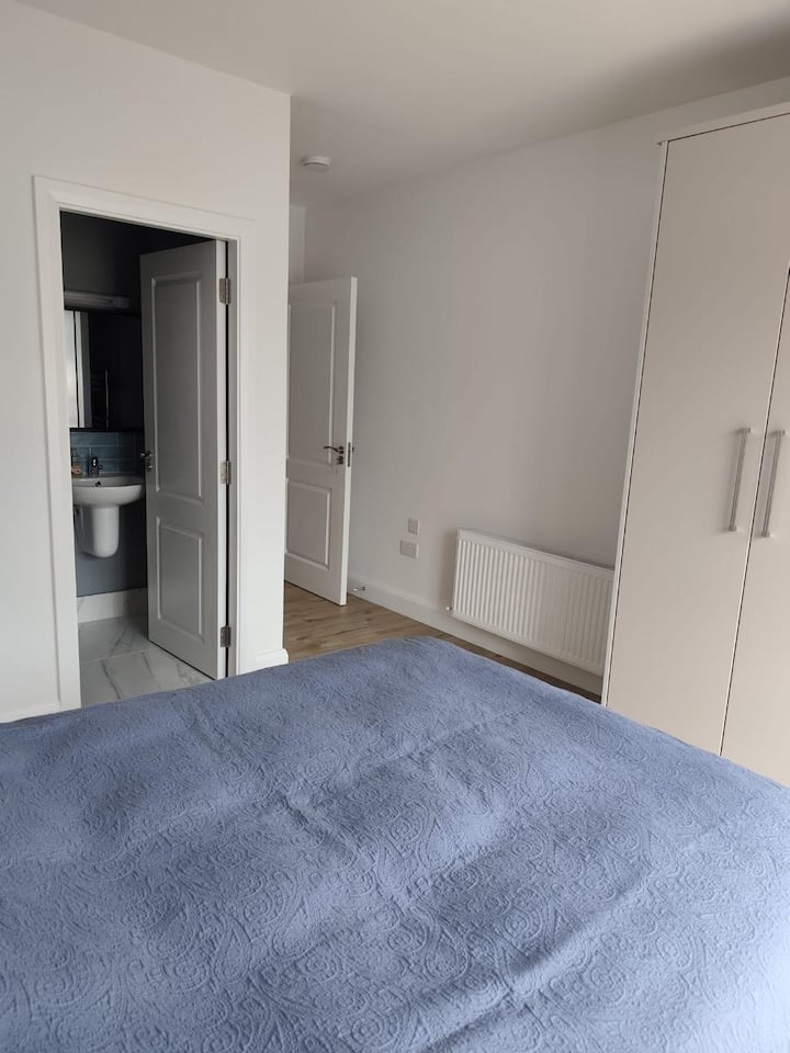 Luxurious Newly Built Double Bedroom Near Bray - Bray
