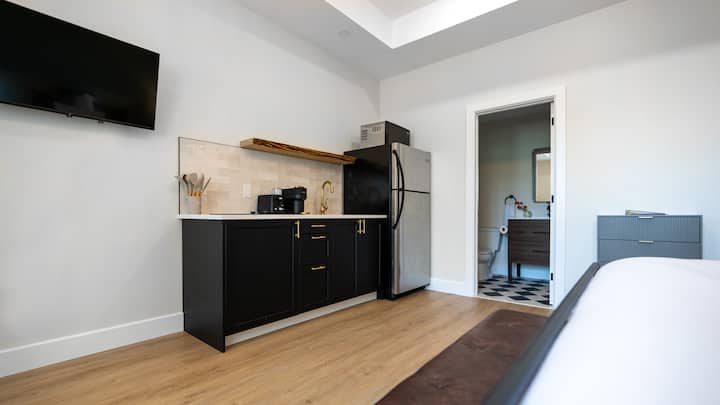 Chelsea Studio With Hot Tub, Sauna, Pool - Ottawa
