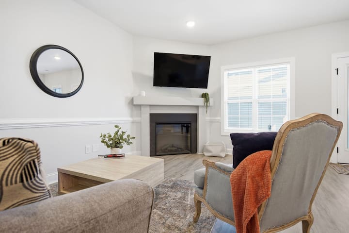 Spacious 3br Townhome | Near Ecu + Hospital - Greenville, NC
