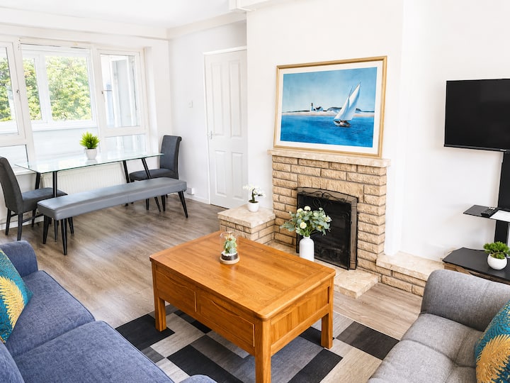 Long Term Booking | Stunning 2 Bed Apartment - Newport