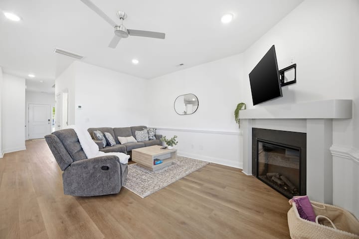 Greenville 2br Getaway | Clean, Quiet + Convenient - Greenville, NC