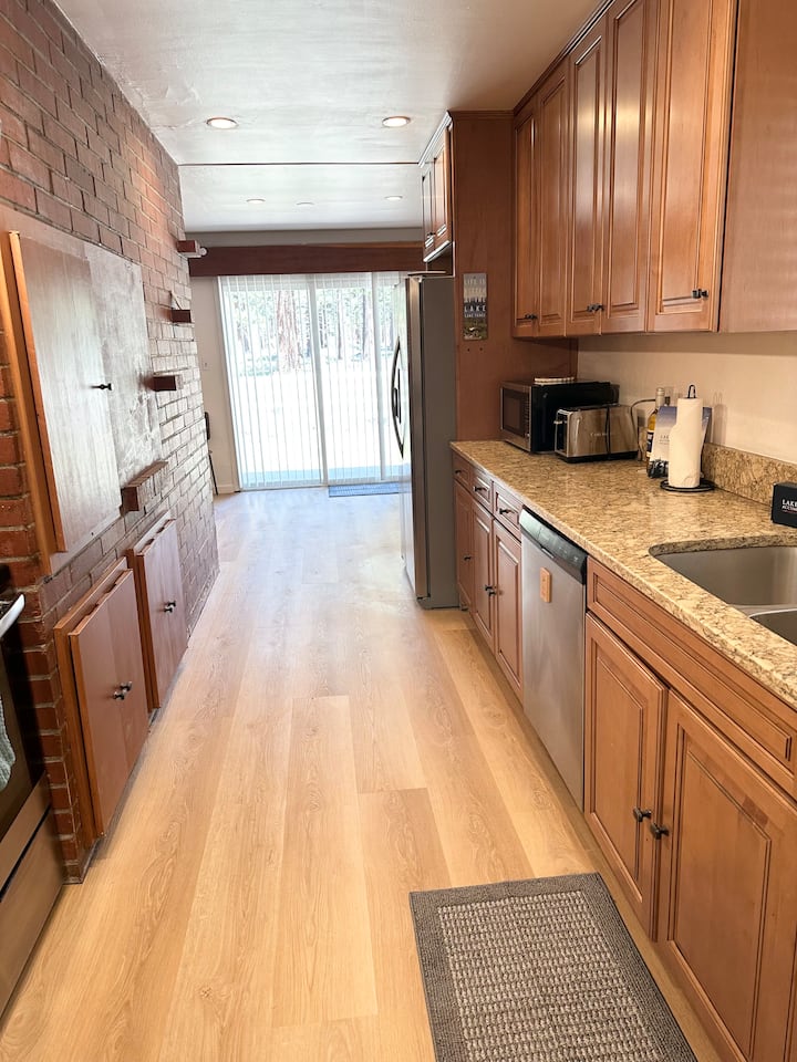 Red Lake House | Spacious Tahoe Retreat | Hch0681 - South Lake Tahoe, CA