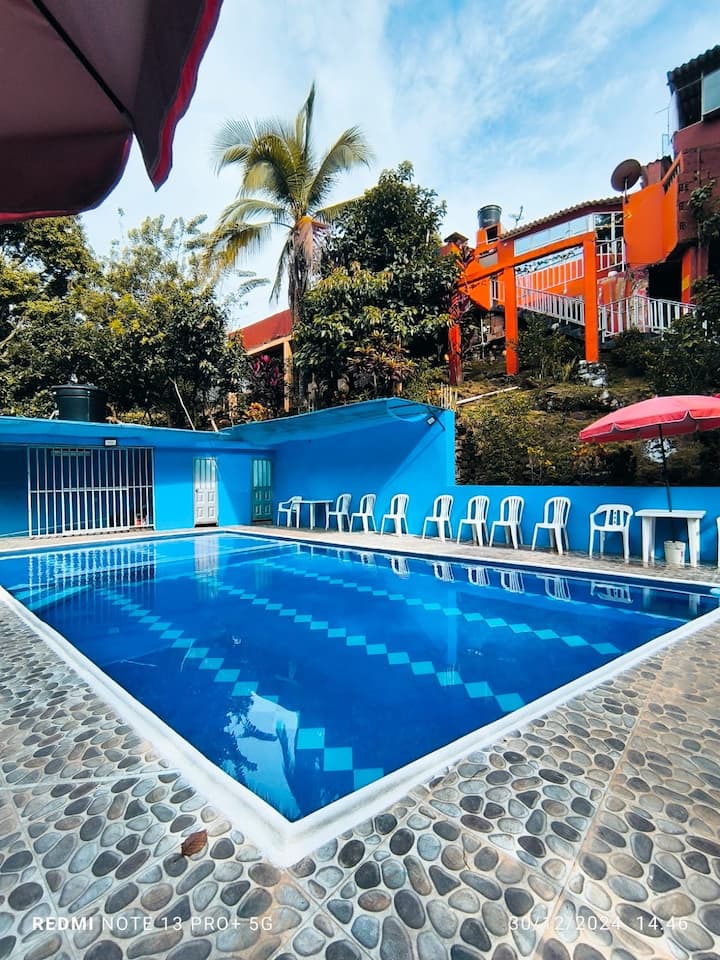Descanso Total: Piscina, Bbq Y Naturaleza - San Bernardo, Colombia